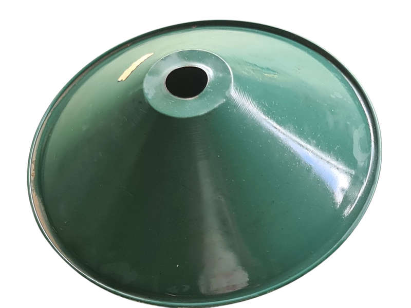 Green and white Enamel shade