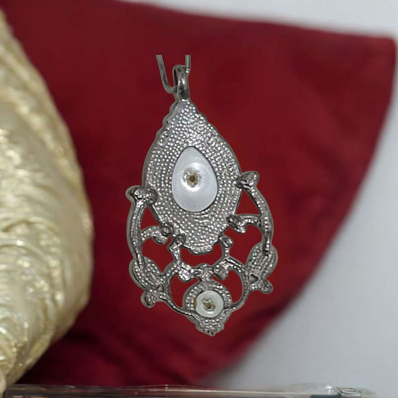 Stunning Vintage Pendant