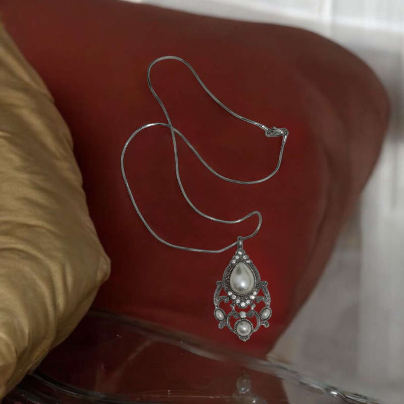 Stunning Vintage Pendant