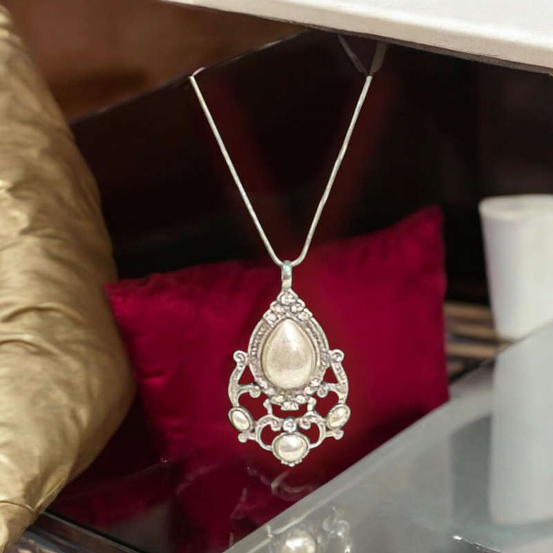 Stunning Vintage Pendant