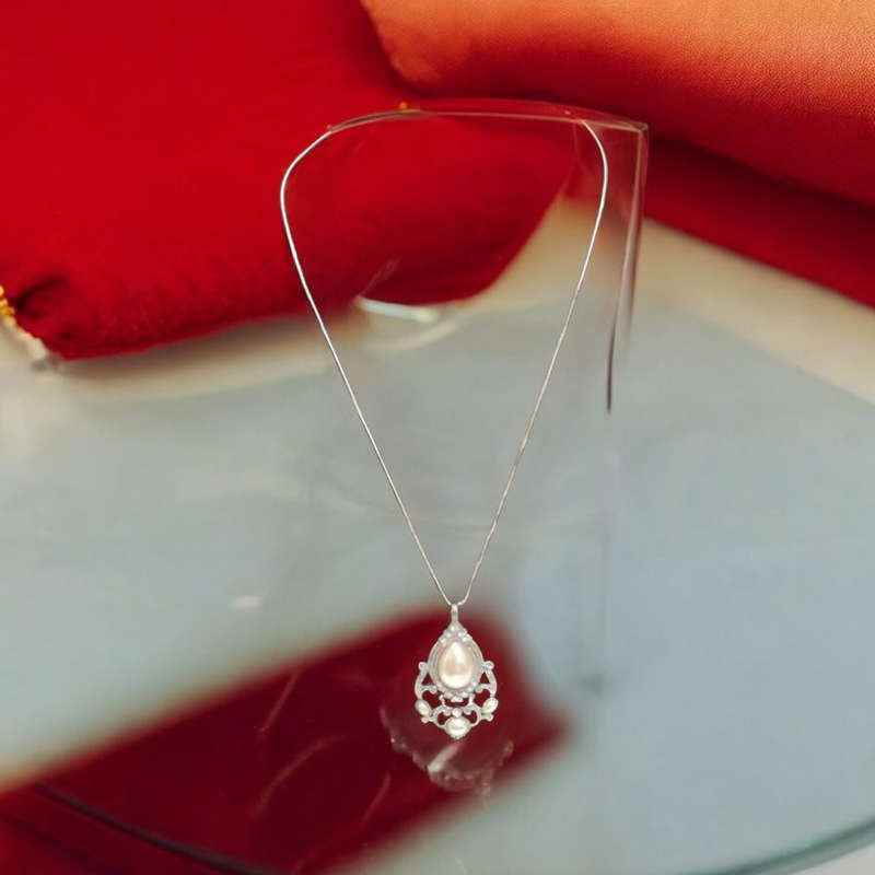 Stunning Vintage Pendant