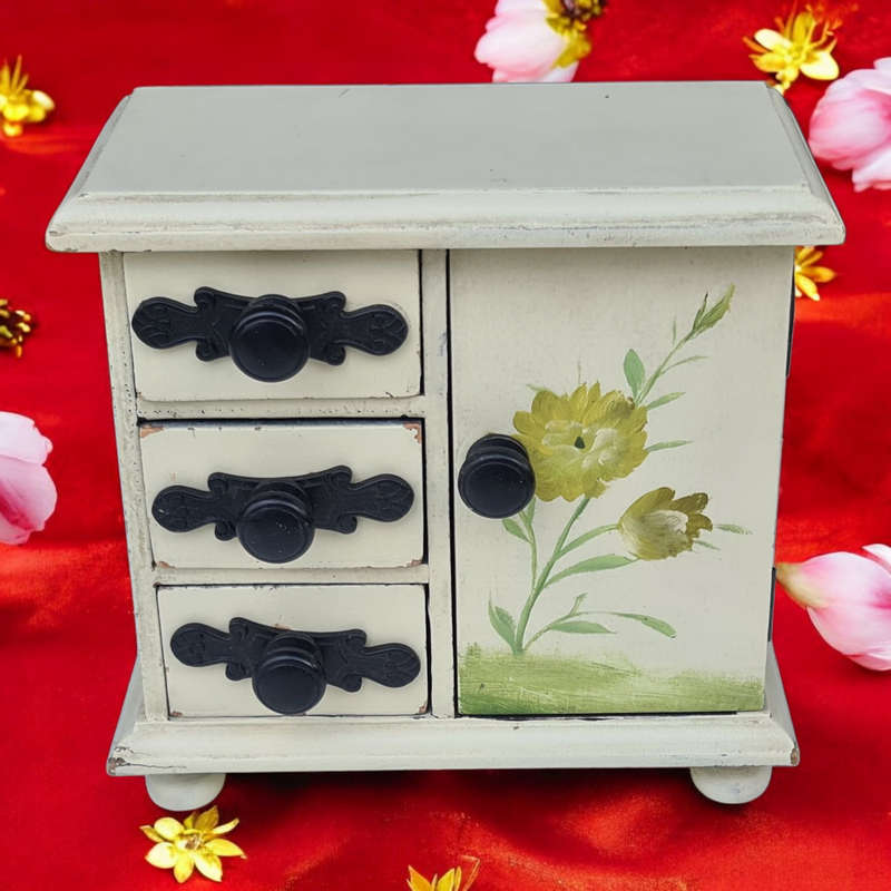 Hand painted organizer/Jewlery Box