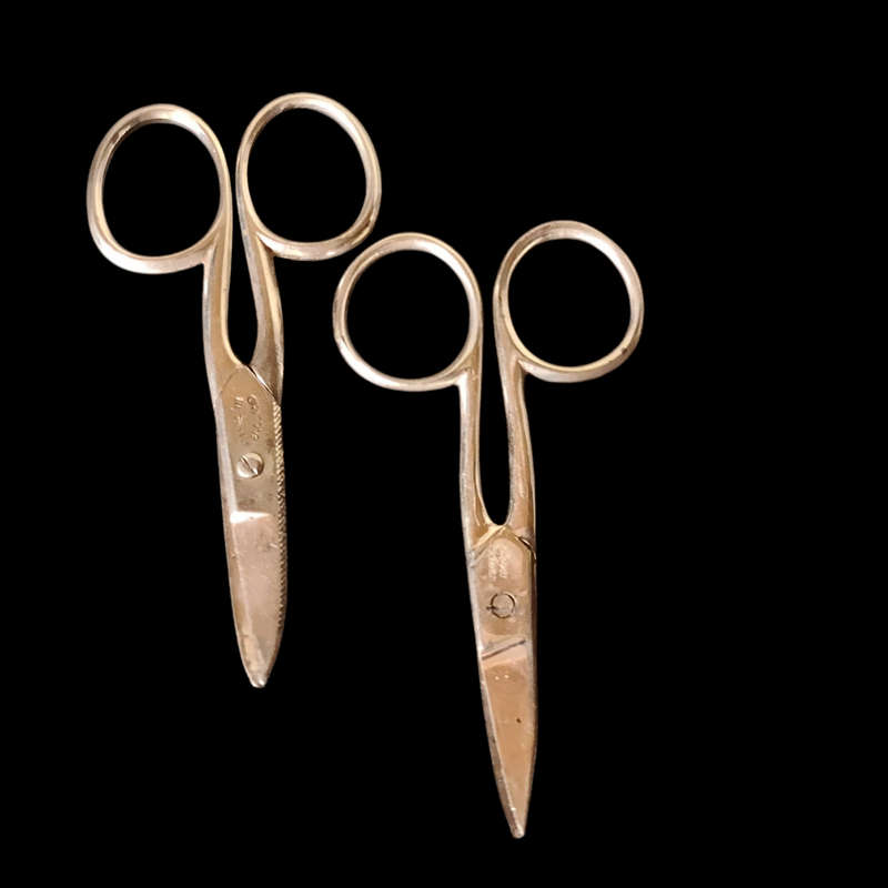 Vintage x2 Bow Curved scissor