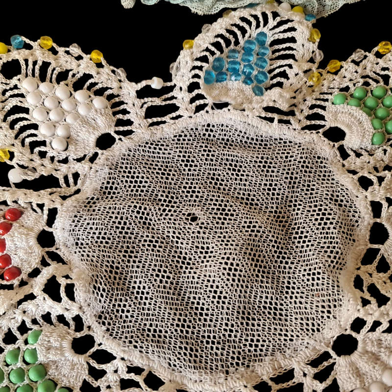 Mixed lot: Lace , Doily and other items