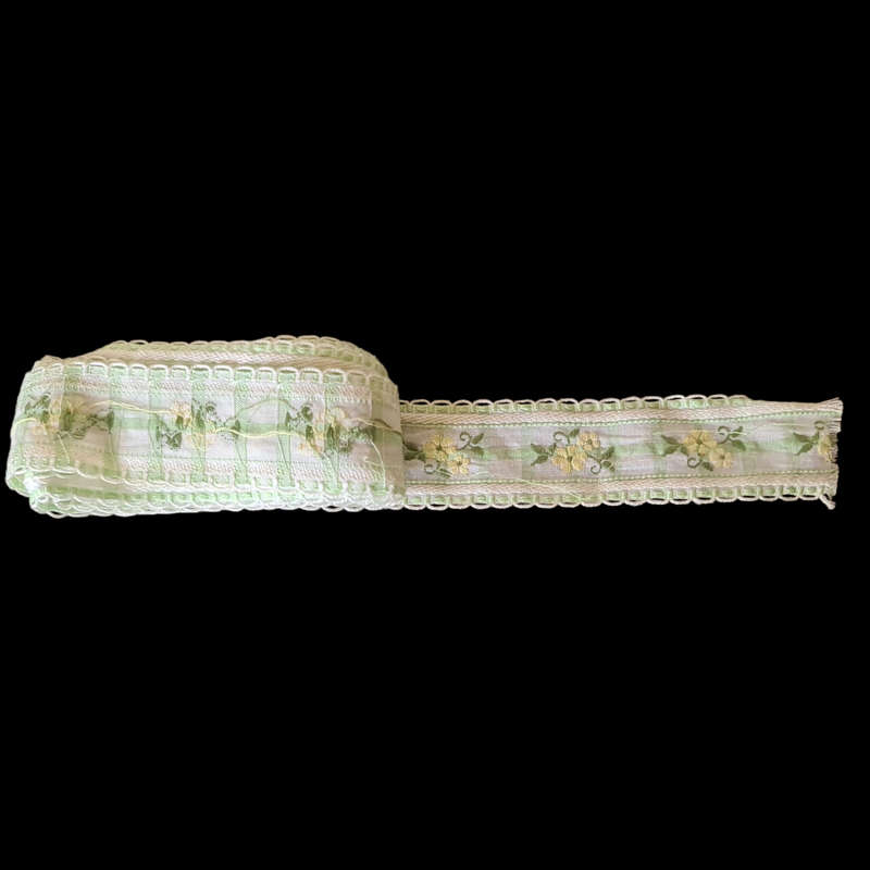 Mixed lot: Lace , Doily and other items