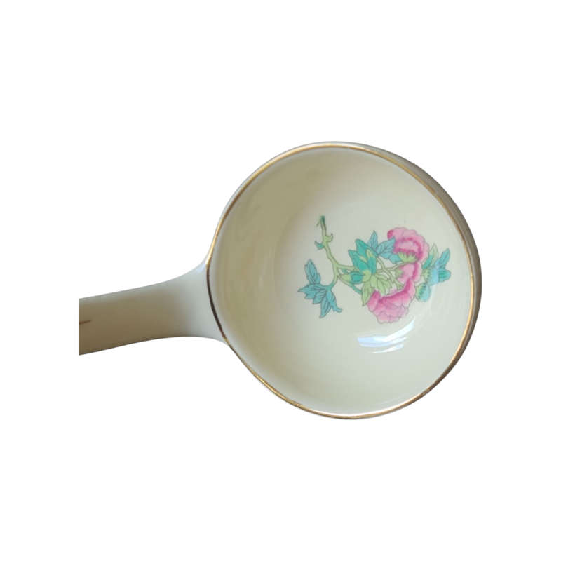 New Hall Hanley, Staffordshire England   Sauce ladle