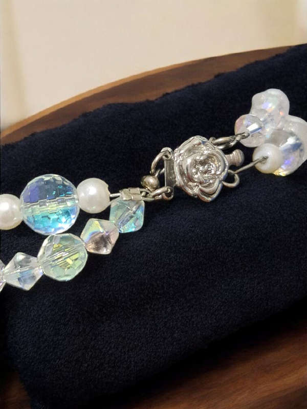 Crystal style necklace
