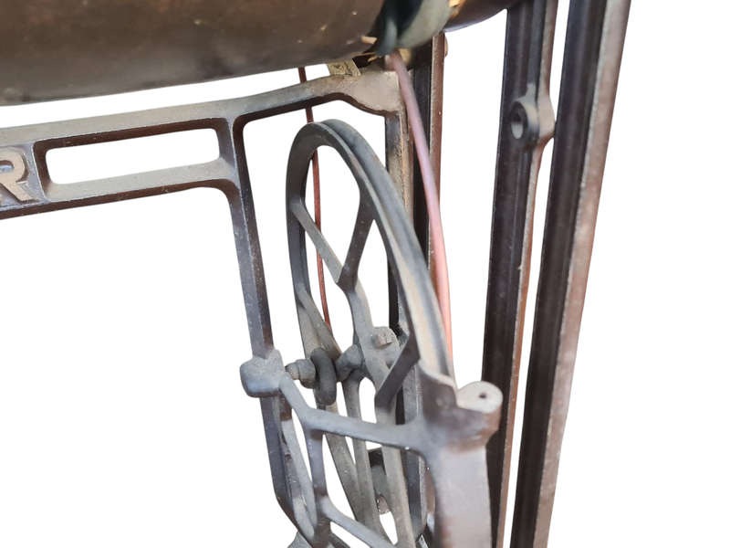 Singer sewing Machine circa 1942