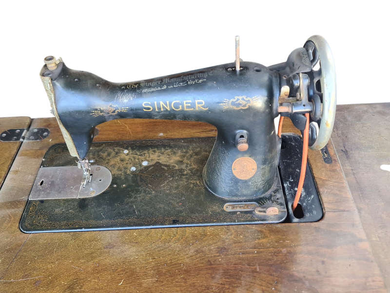Singer sewing Machine circa 1942