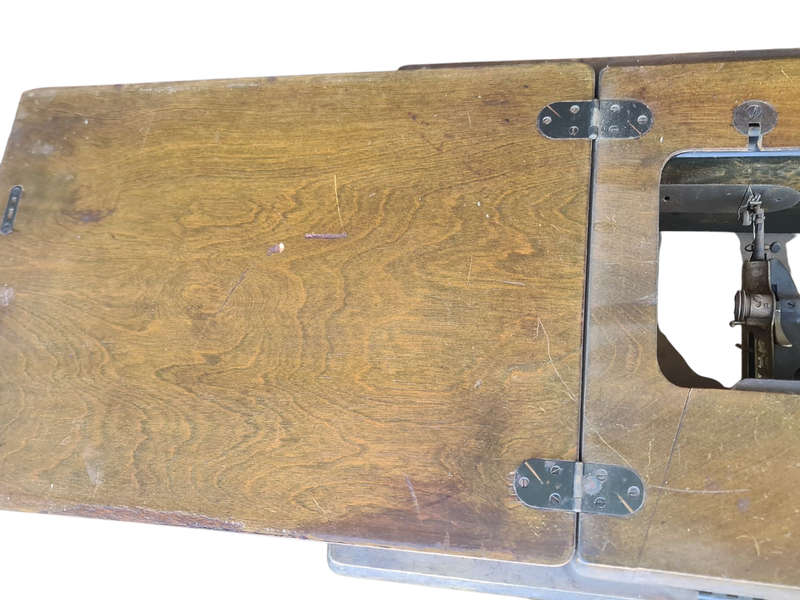 Singer sewing Machine circa 1942