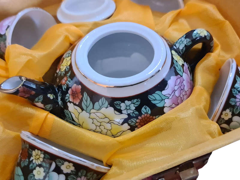 Miniature Oriental Teaset in a  box
