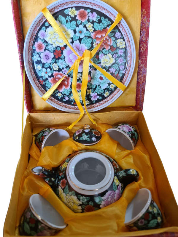 Miniature Oriental Teaset in a  box