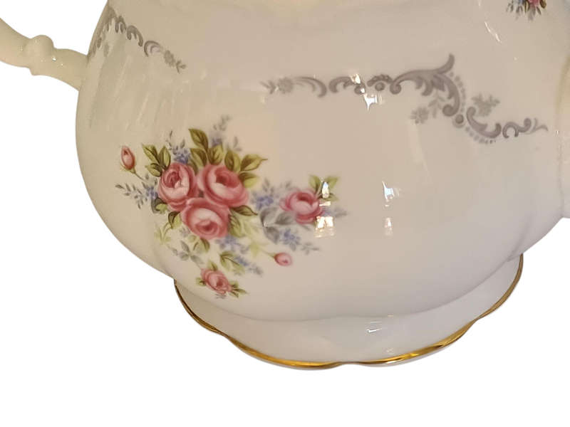 Royal Albert Tranquility 22 Piece teaset