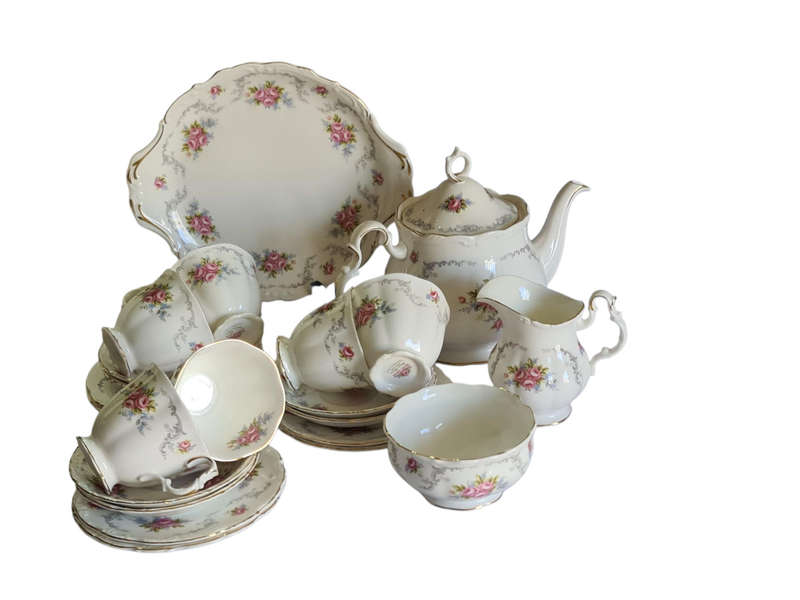 Royal Albert Tranquility 22 Piece teaset