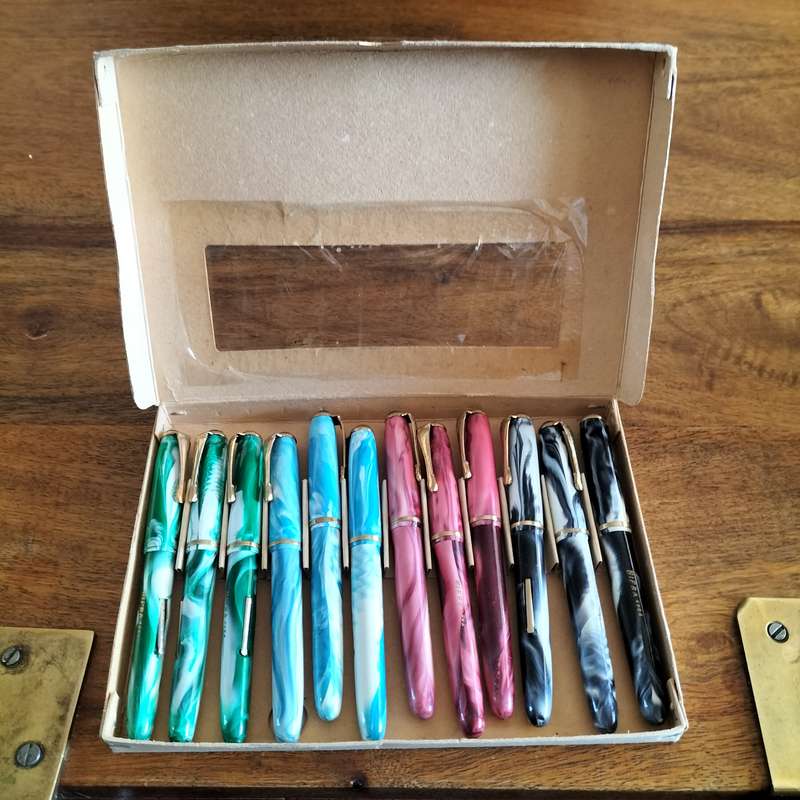 RARE HIFRA "4254" FOUNTAIN PENS.