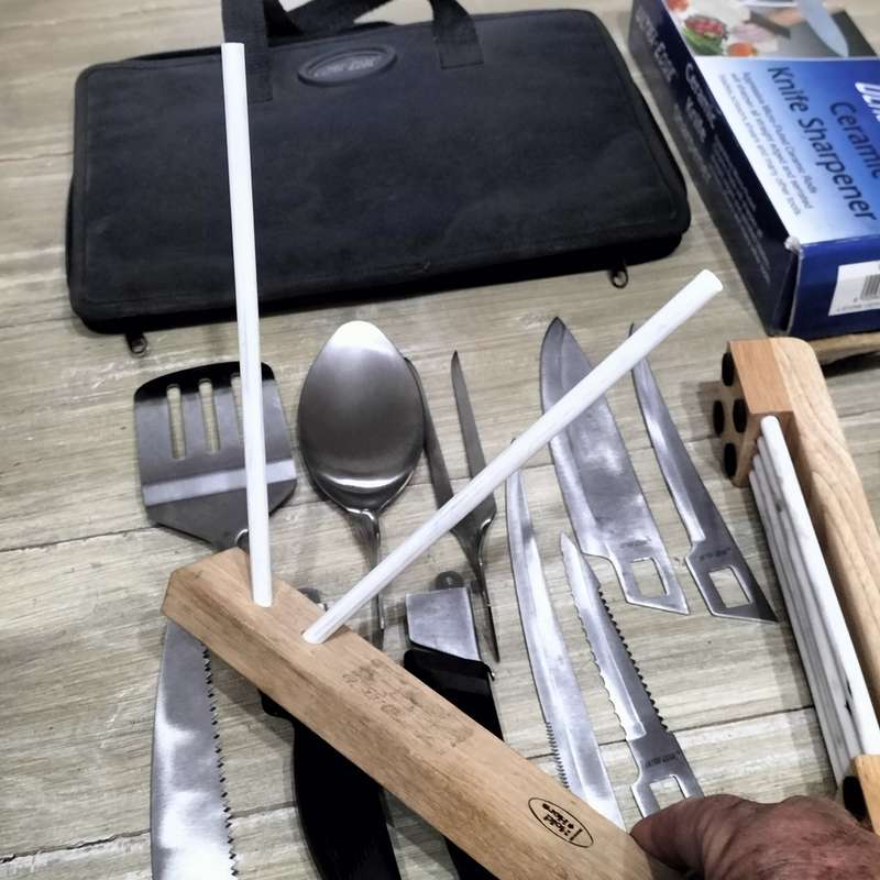 ULTRA-EDGE BLADE CHANGER KNIFE SET, TWO CERAMIC KNIFE SHARPENER. RARE.