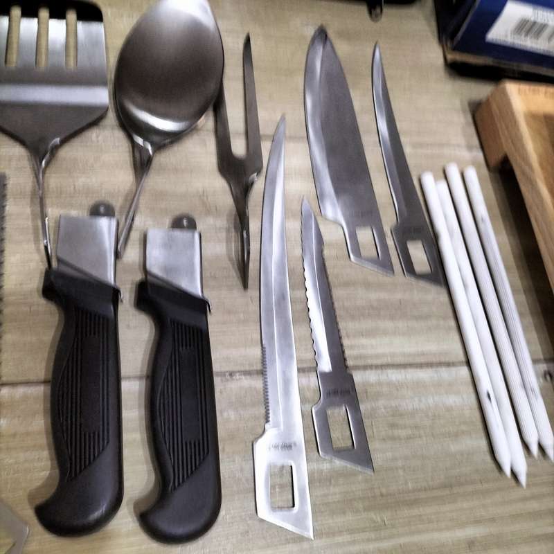ULTRA-EDGE BLADE CHANGER KNIFE SET, TWO CERAMIC KNIFE SHARPENER. RARE.