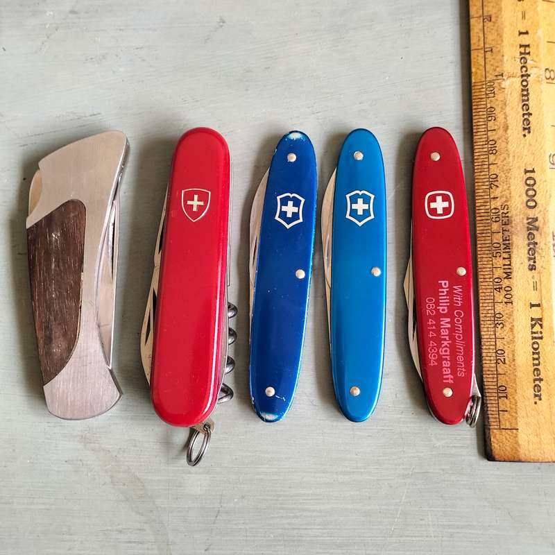 VICTORINOX OFFICIER, SUISSE KNIFE AND 4 OTHERS
