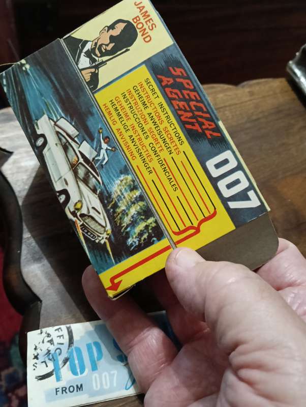CORGI 007  JAMES BOND CAR. BOX.