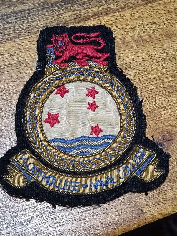 MILITARY BAGDES COLLECTION.