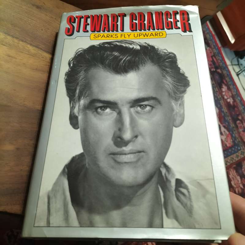 RARE COLLECTABLE BOOK. SIGNED COPY.