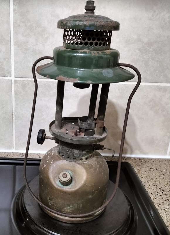 COLEMAN "249" PARAFFIN LAMP.