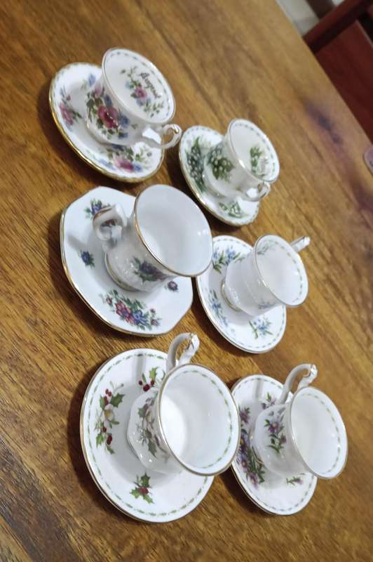 ROYAL ALBERT. MINIATURE SET.