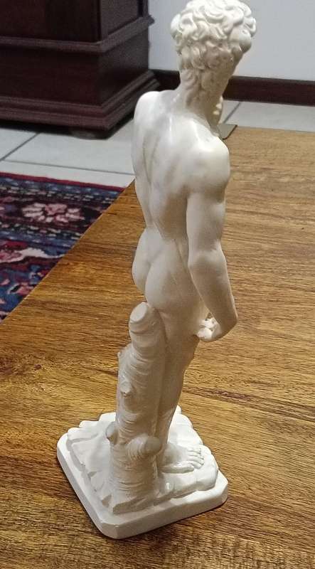 STATUE OF "DAVID".  COMPOSITE RESIN. SANTINI.