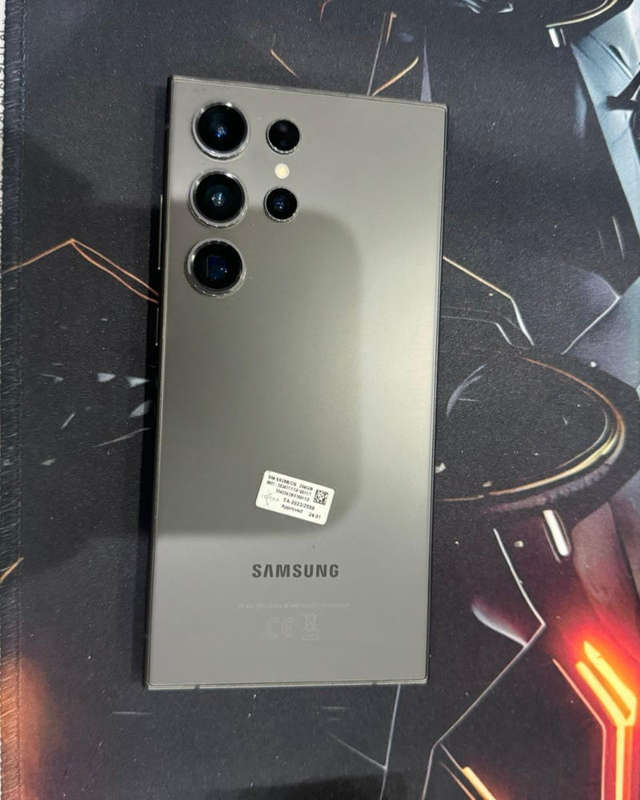 S24 Ultra 256GB Titanium Black + Cover