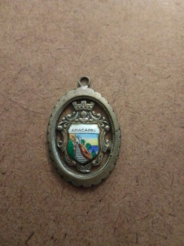 Medallion pendant