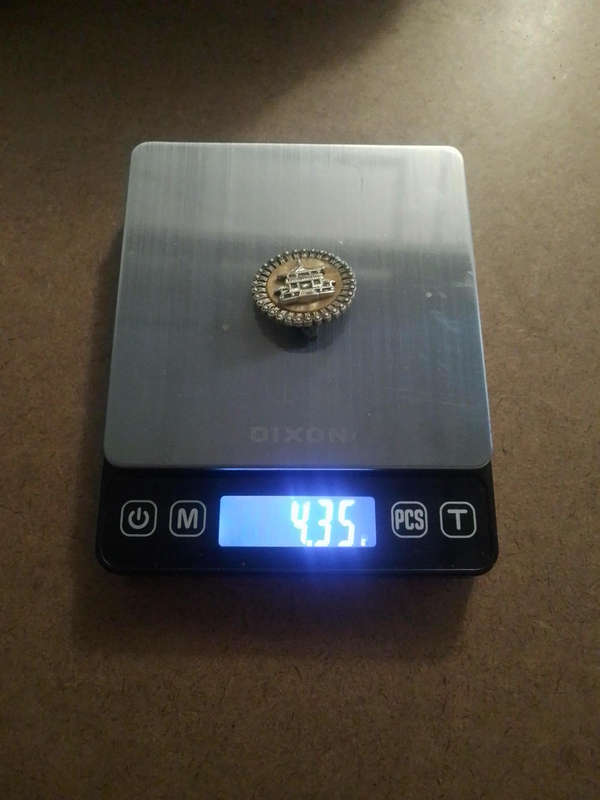 Vintage clip on Brooch - Metal & shell