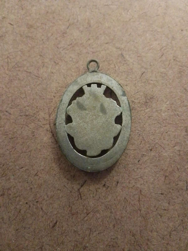 Medallion pendant