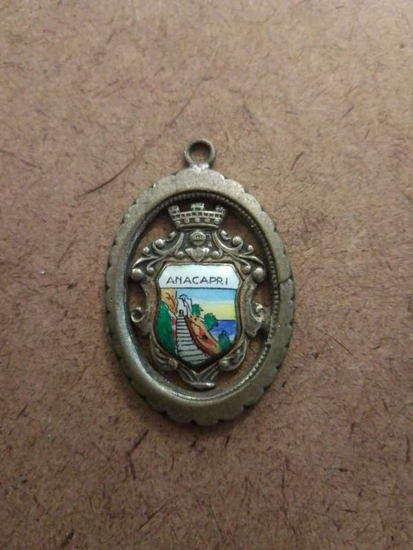 Medallion pendant