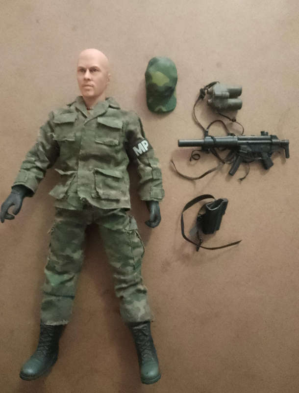 Vintage 1996 GI Joe US army Figurine + accessories  ( world peacekeepers )