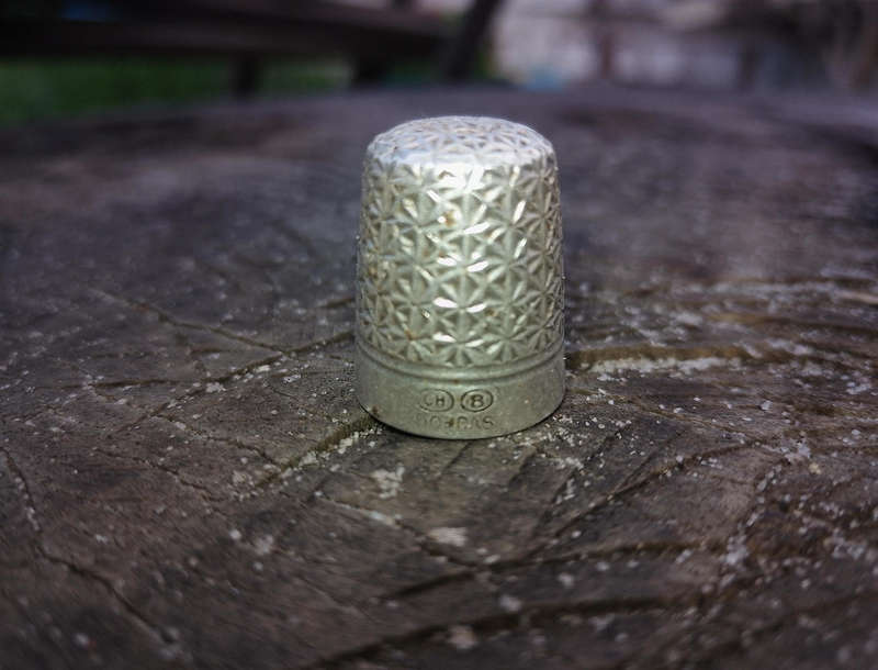 Charles Horner Dorcas thimble, silver, antique.stamped 'Dorcas, CH, 8' c1900-1910.