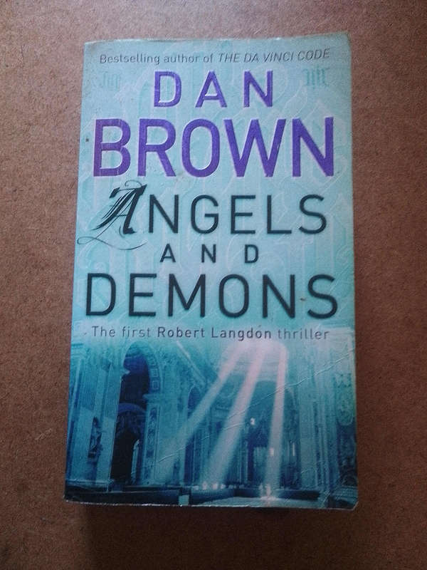 Dan Brown - Angels and demons