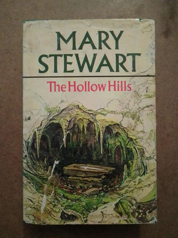 Mary Stewart - The Hollow Hill