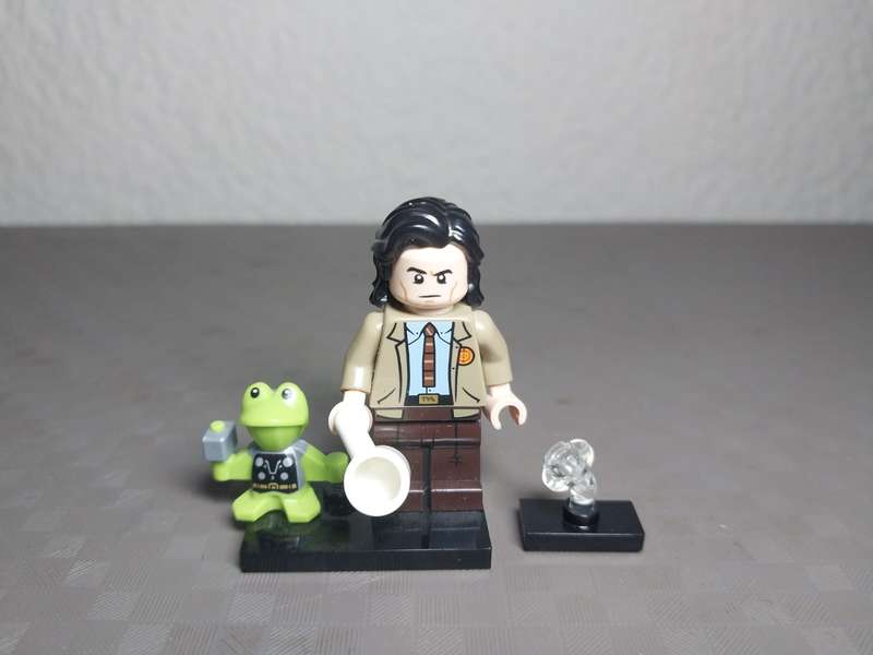 LEGO Loki, Marvel Studios, Series 1 (Complete Set with Stand and Accessories)