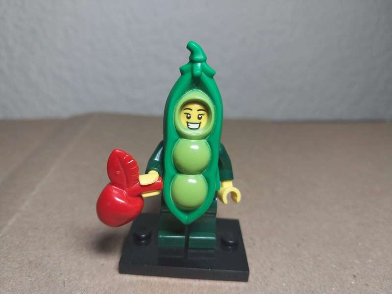 LEGO Peapod Costume Girl, Series 20 (Complete Set with Stand and Accessories)