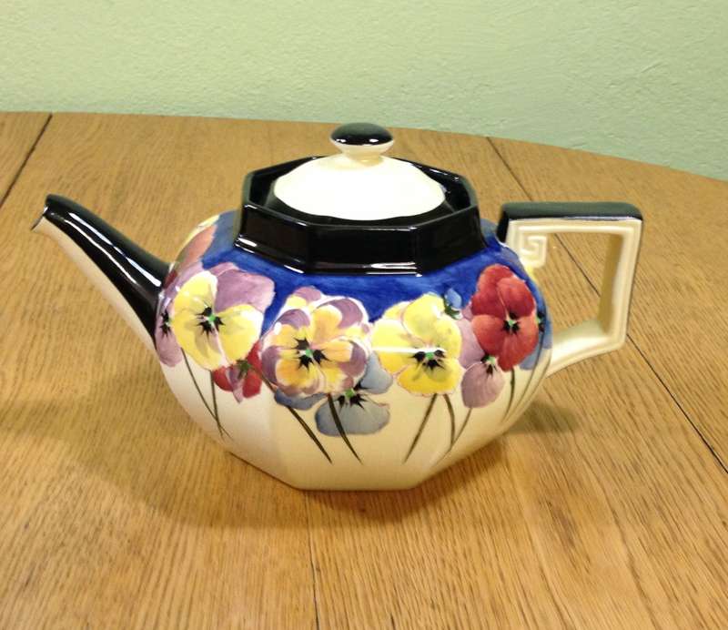 ROYAL DOULTON PANSIES TEAPOT & LID - D4049 - ENGLAND - 1917-30 - STUNNING!!!!