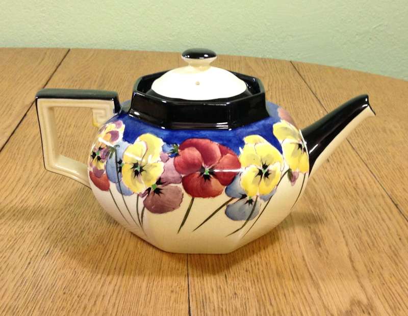 ROYAL DOULTON PANSIES TEAPOT & LID - D4049 - ENGLAND - 1917-30 - STUNNING!!!!