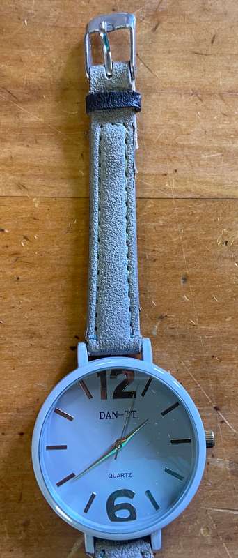 DAN-TT WRIST WATCH - LADIES / MENS Wristwatch - GREY STRAP - QUARTZ - NEW BATTERY!