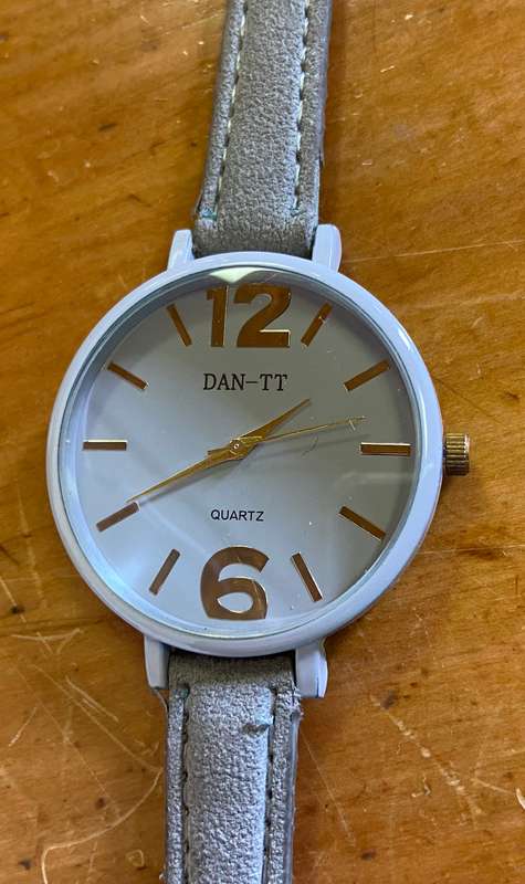 DAN-TT WRIST WATCH - LADIES / MENS Wristwatch - GREY STRAP - QUARTZ - NEW BATTERY!