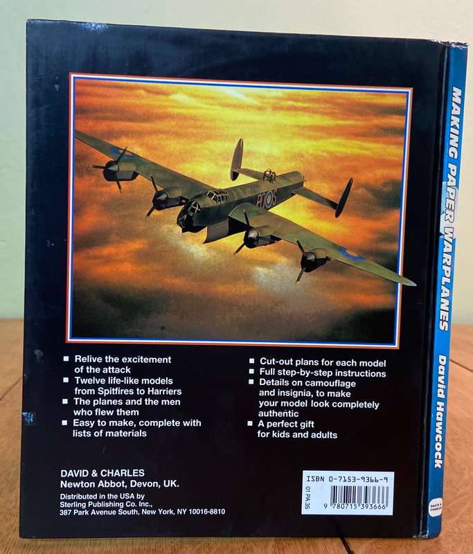 MAKING PAPER WARPLANES - DAVID HAWCOCK - 1st EDITION 1989 - DAVID & CHARLES LONDON.