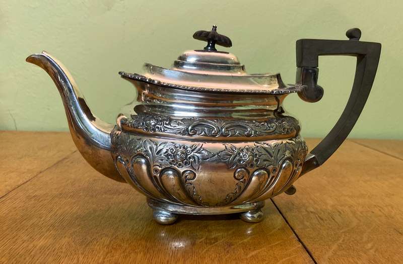 SILVER PLATED TEAPOT SHEFFIELD, ENGLAND  CHARLES HENRY HATTERSLEY  SCARCE  1844 - 1915.