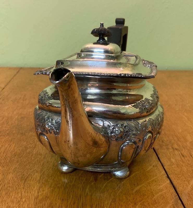SILVER PLATED TEAPOT SHEFFIELD, ENGLAND  CHARLES HENRY HATTERSLEY  SCARCE  1844 - 1915.