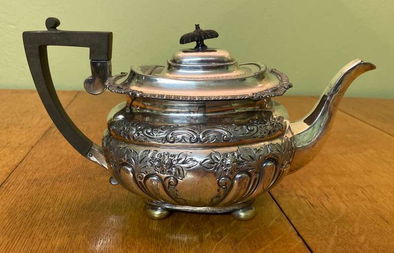 SILVER PLATED TEAPOT SHEFFIELD, ENGLAND  CHARLES HENRY HATTERSLEY  SCARCE  1844 - 1915.
