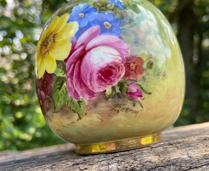 ROYAL WORCESTER BULBOUS VASE - ENGLAND - ROSES FLOWER FLORAL - JOHN FREEMAN 1935 - 2491 - STUNNING!!
