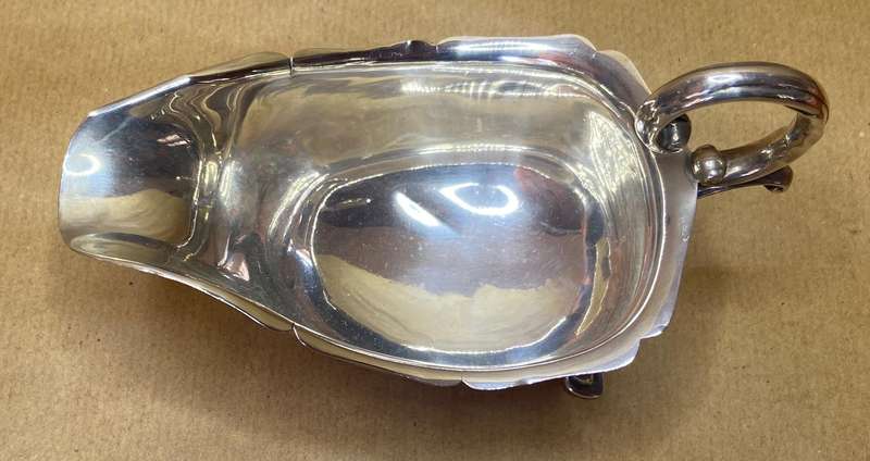 GRAVY / SAUCE BOAT STERLING SILVER BIRMINGHAM ENGLAND WILLIAM ADAMS  1911/2 115.5g Read notes.......