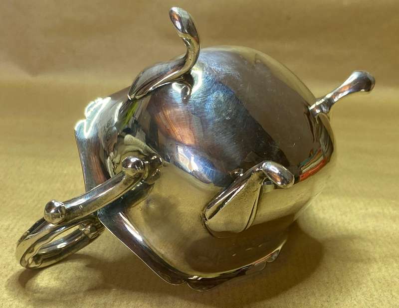 GRAVY / SAUCE BOAT STERLING SILVER BIRMINGHAM ENGLAND WILLIAM ADAMS  1911/2 115.5g Read notes.......